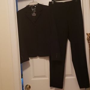 Pant suit